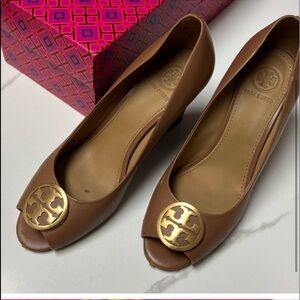 Tory Burch Women's Brown Peep-Toe Flats